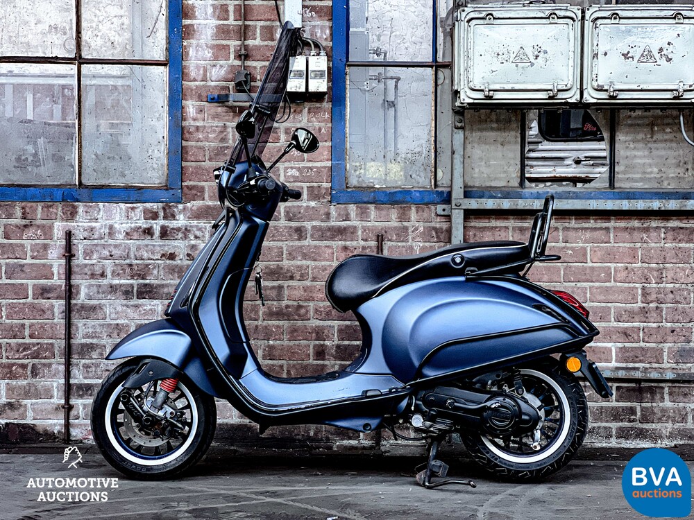 *Custom Color* Piaggio Vespa sprint 2016, DDH-40-D