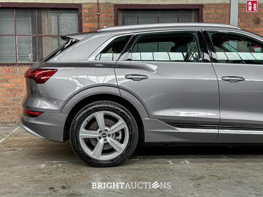 Audi E-tron 50 quattro Business edition 71 kWh 313pk 2020 (Origineel-NL+1e eigenaar), K-238-JJ
