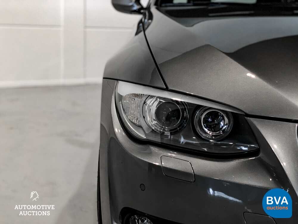 BMW 330i Coupe Automatik M-Paket 3er 272pk 2011 -Org. NL-, 79-RHP-1.