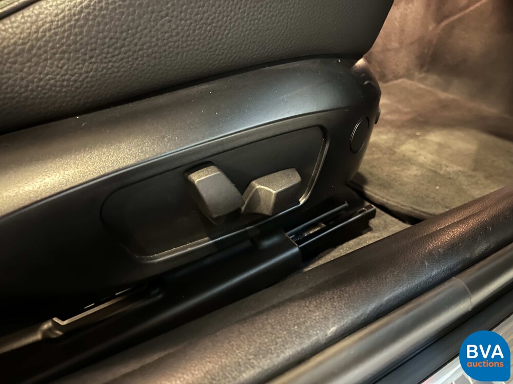 BMW 330i Coupe Automatik M-Paket 3er 272pk 2011 -Org. NL-, 79-RHP-1.