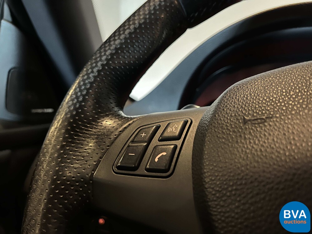 BMW 330i Coupe Automatik M-Paket 3er 272pk 2011 -Org. NL-, 79-RHP-1.