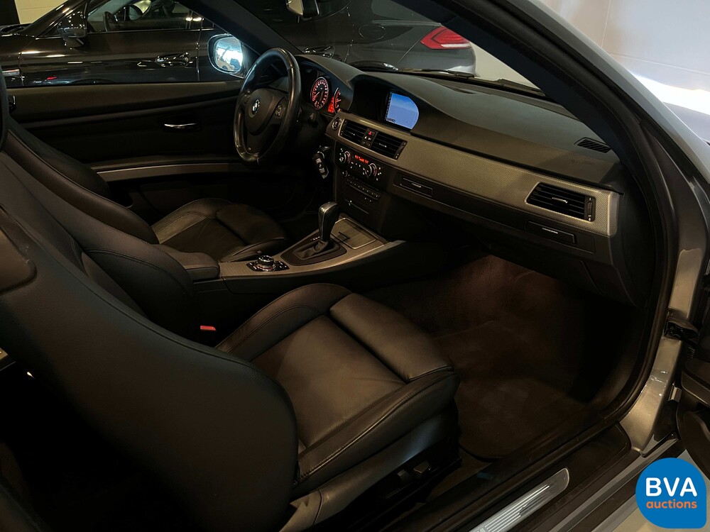 BMW 330i Coupe Automatik M-Paket 3er 272pk 2011 -Org. NL-, 79-RHP-1.