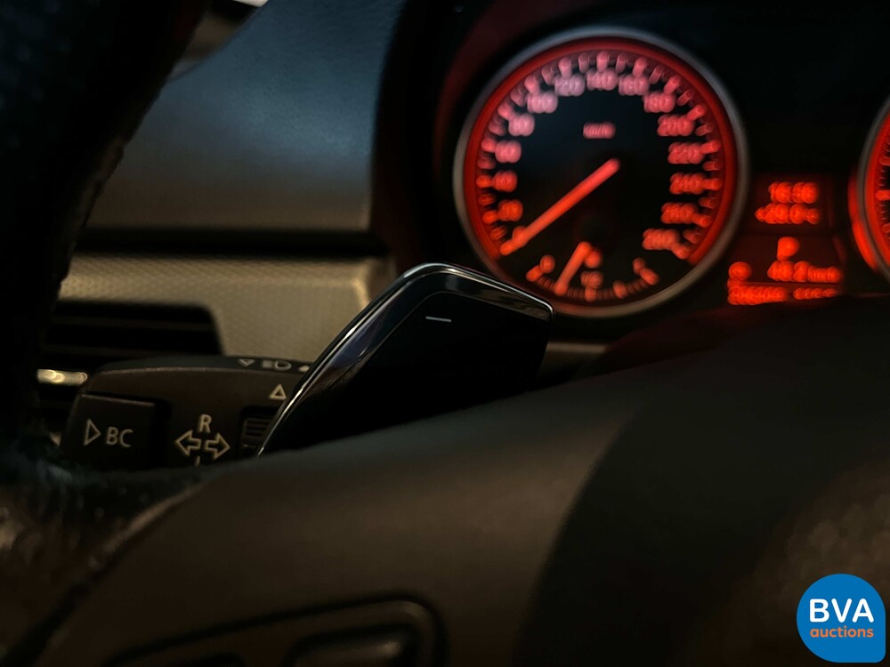 BMW 330i Coupe Automatik M-Paket 3er 272pk 2011 -Org. NL-, 79-RHP-1.