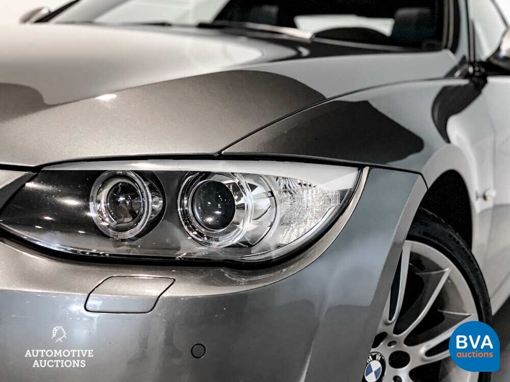 BMW 330i Coupe Automatik M-Paket 3er 272pk 2011 -Org. NL-, 79-RHP-1.