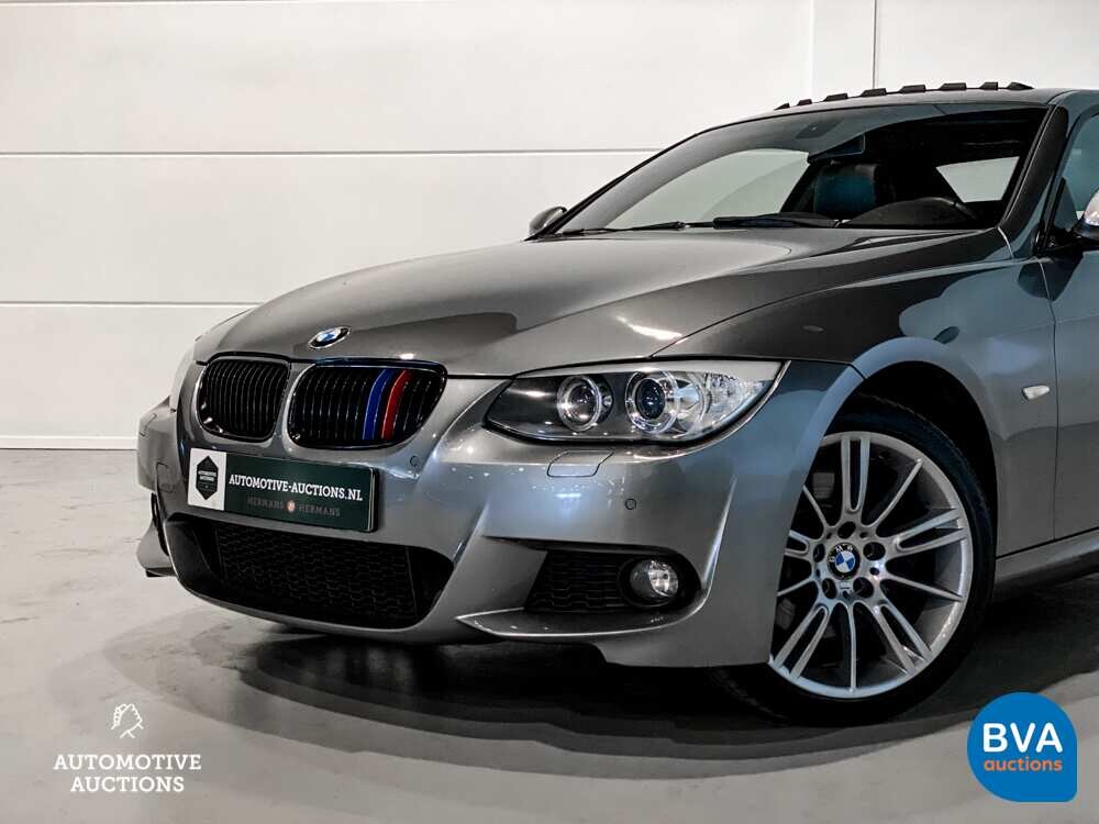 BMW 330i Coupe Automatik M-Paket 3er 272pk 2011 -Org. NL-, 79-RHP-1.