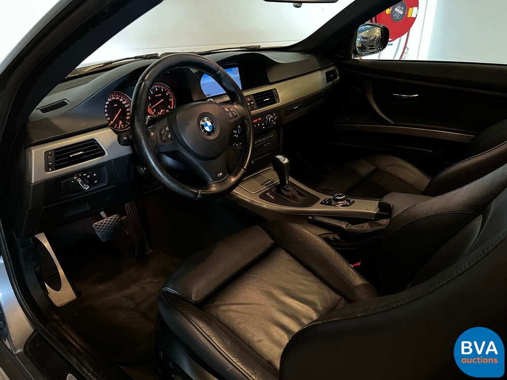 BMW 330i Coupe Automatik M-Paket 3er 272pk 2011 -Org. NL-, 79-RHP-1.