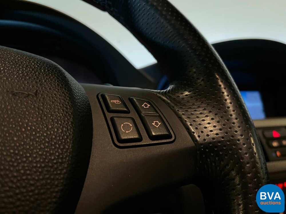 BMW 330i Coupe Automatik M-Paket 3er 272pk 2011 -Org. NL-, 79-RHP-1.