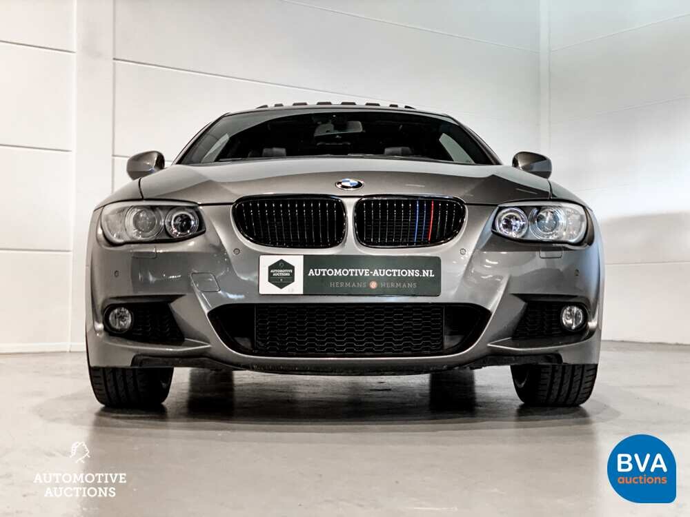 BMW 330i Coupe Automatik M-Paket 3er 272pk 2011 -Org. NL-, 79-RHP-1.