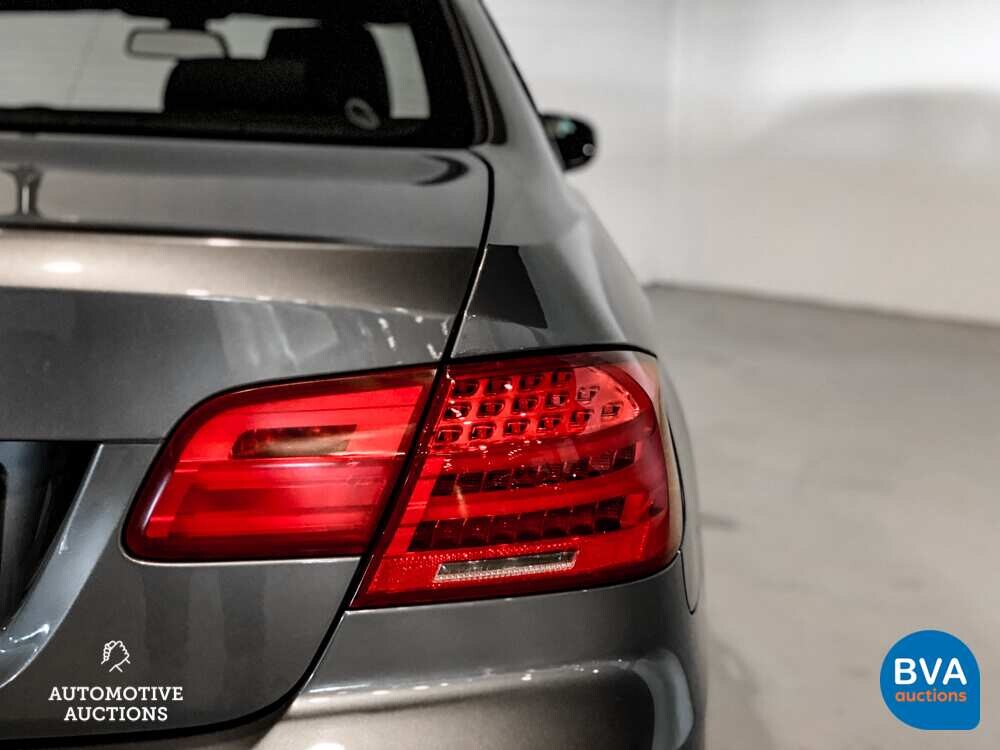 BMW 330i Coupe Automatik M-Paket 3er 272pk 2011 -Org. NL-, 79-RHP-1.
