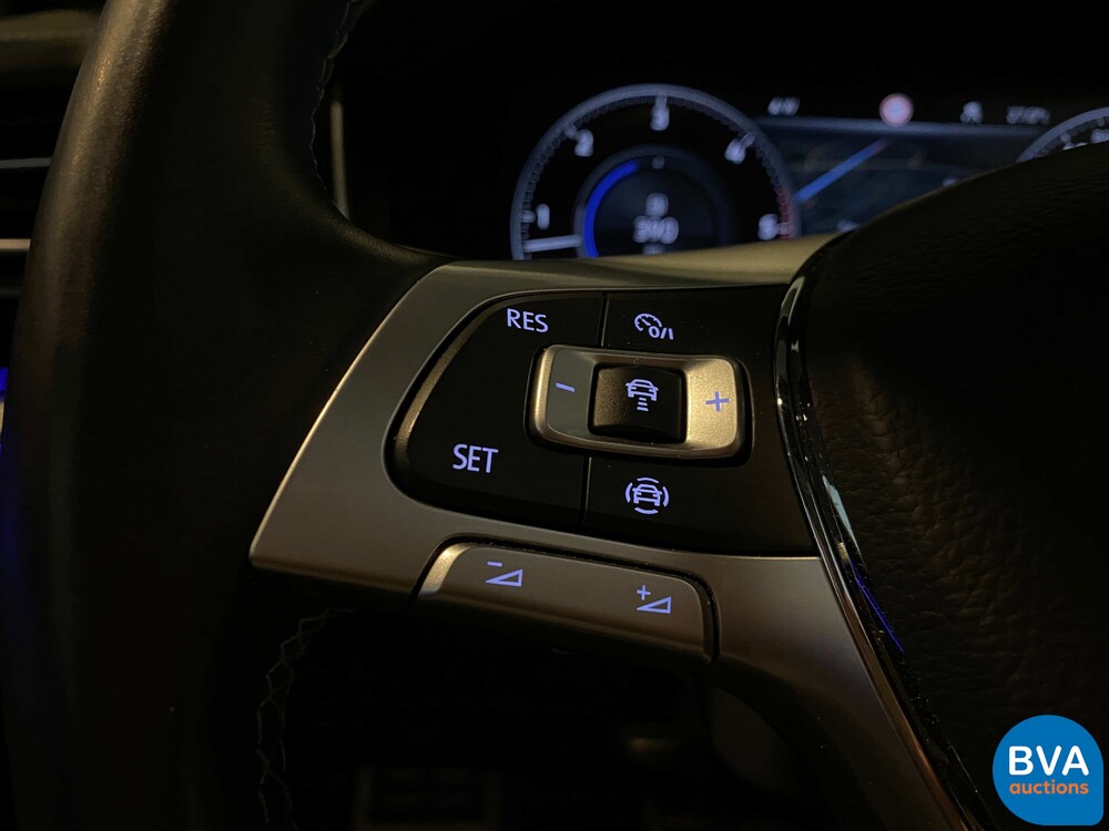 Volkswagen Touareg R-Line 286 PS 3.0TDI 2018 NEUES MODELL, XN-968-V.