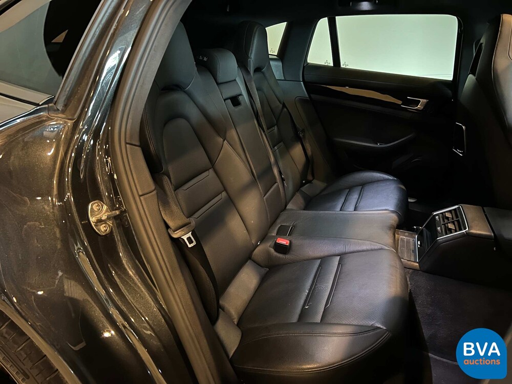 Porsche Panamera 4 Sport Turismo 3.0 330PS 2018 -Org. NL-, SL-935-G.