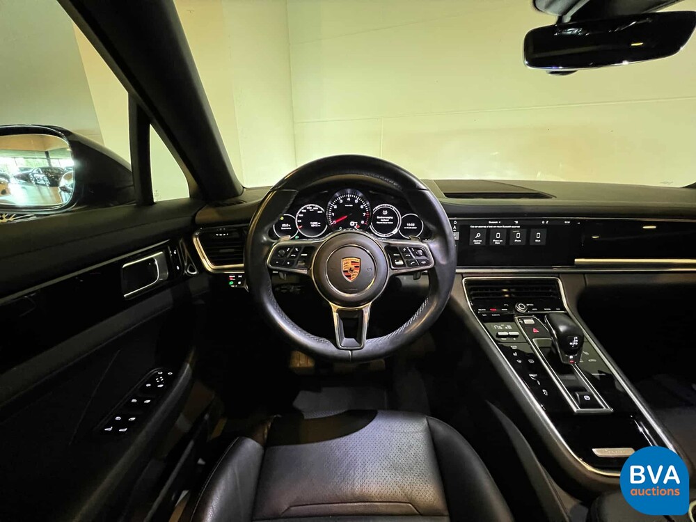 Porsche Panamera 4 Sport Turismo 3.0 330PS 2018 -Org. NL-, SL-935-G.