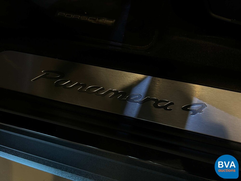 Porsche Panamera 4 Sport Turismo 3.0 330PS 2018 -Org. NL-, SL-935-G.