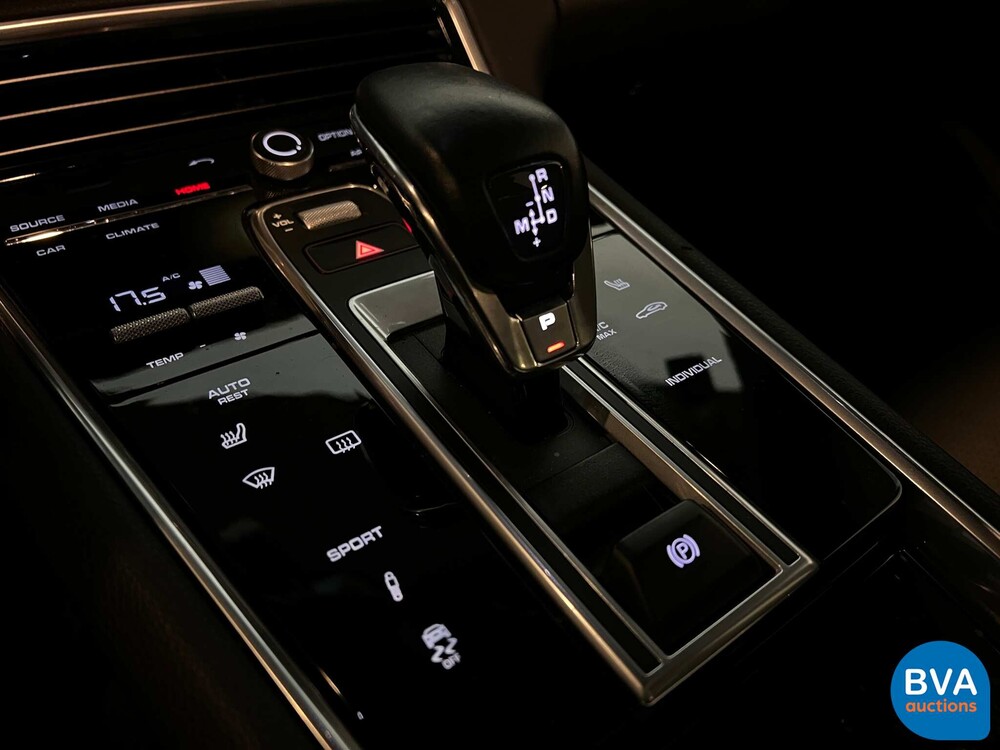 Porsche Panamera 4 Sport Turismo 3.0 330PS 2018 -Org. NL-, SL-935-G.