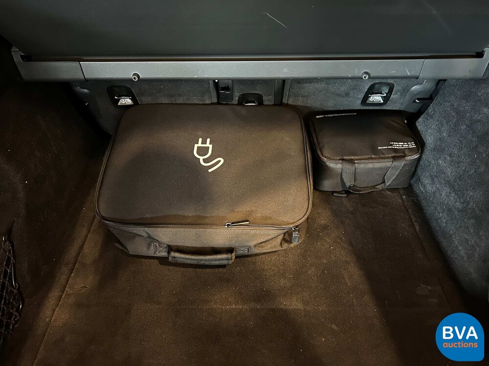 Porsche Panamera 4 Sport Turismo E-Hybrid SportChrono 462pk 2017 Plug-In Hybrid NW MODELL.