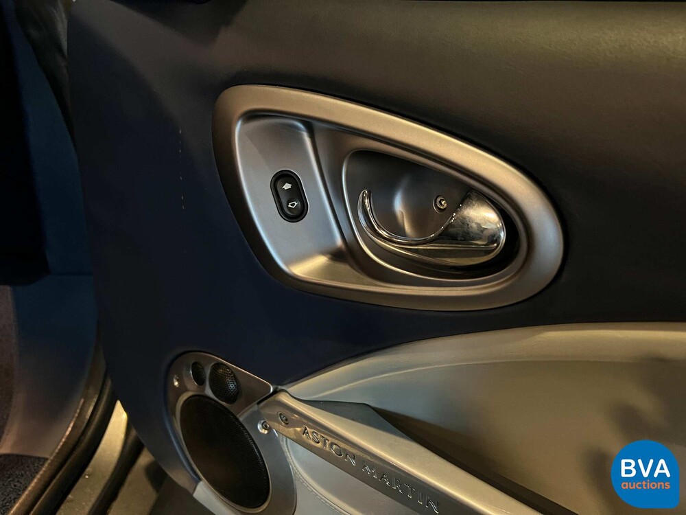 Aston Martin Vanquish 5.9 V12 466 PS 2003.