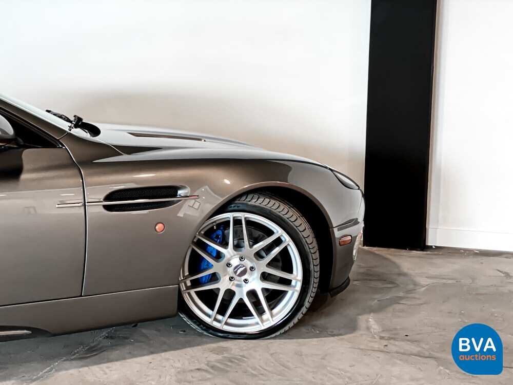 Aston Martin Vanquish 5.9 V12 466 PS 2003.