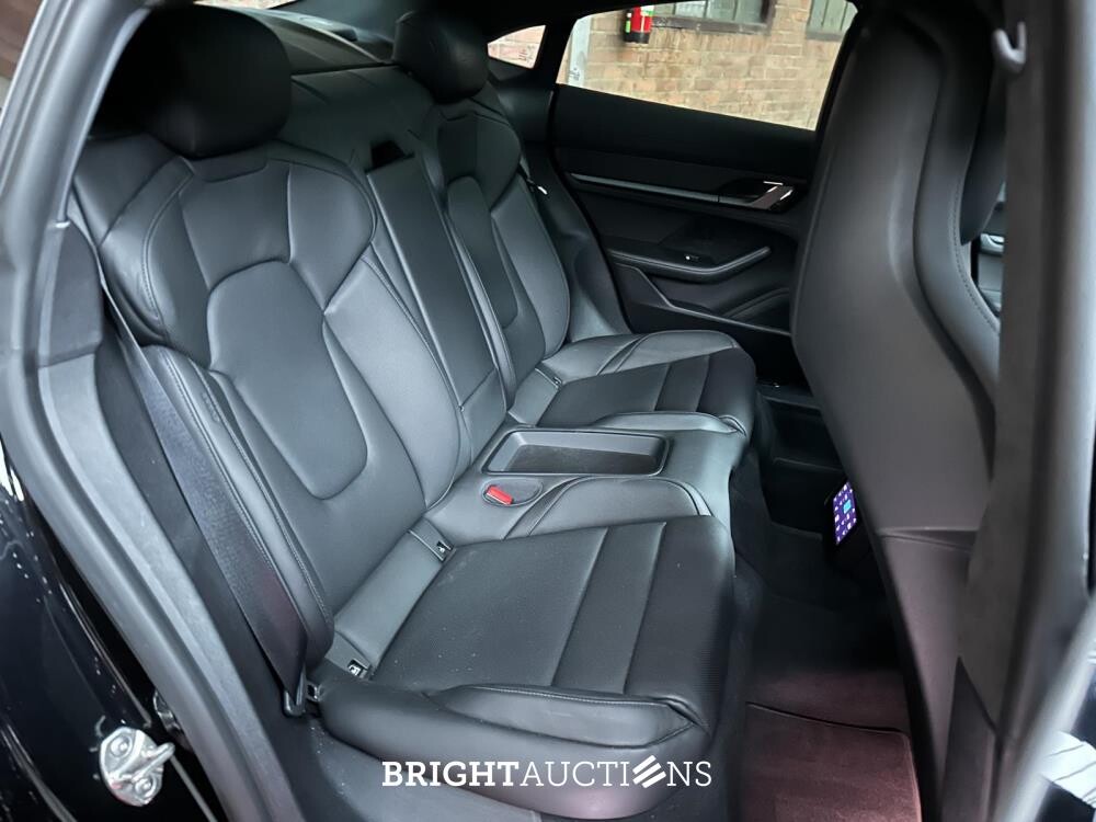 Porsche Taycan Turbo S 93 kWh 952pk 2020 Sport-Chrono