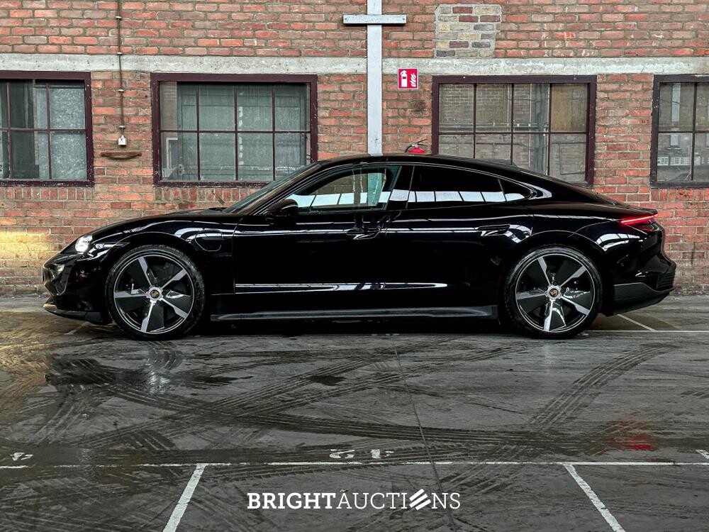 Porsche Taycan Turbo S 93 kWh 952pk 2020 Sport-Chrono