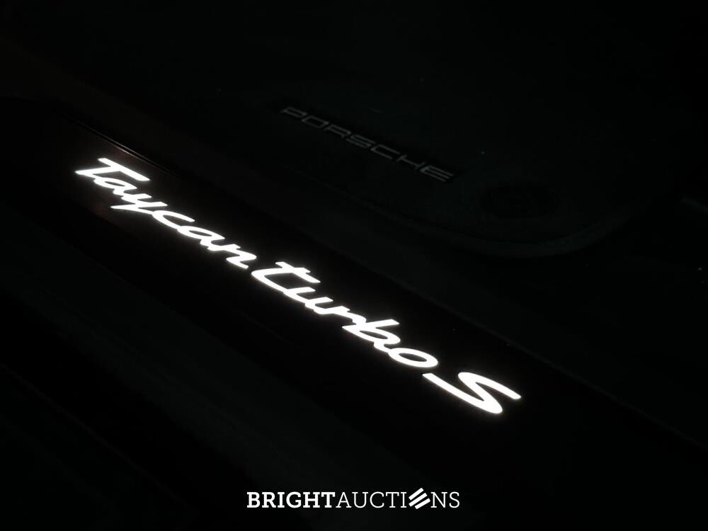 Porsche Taycan Turbo S 93 kWh 952pk 2020 Sport-Chrono