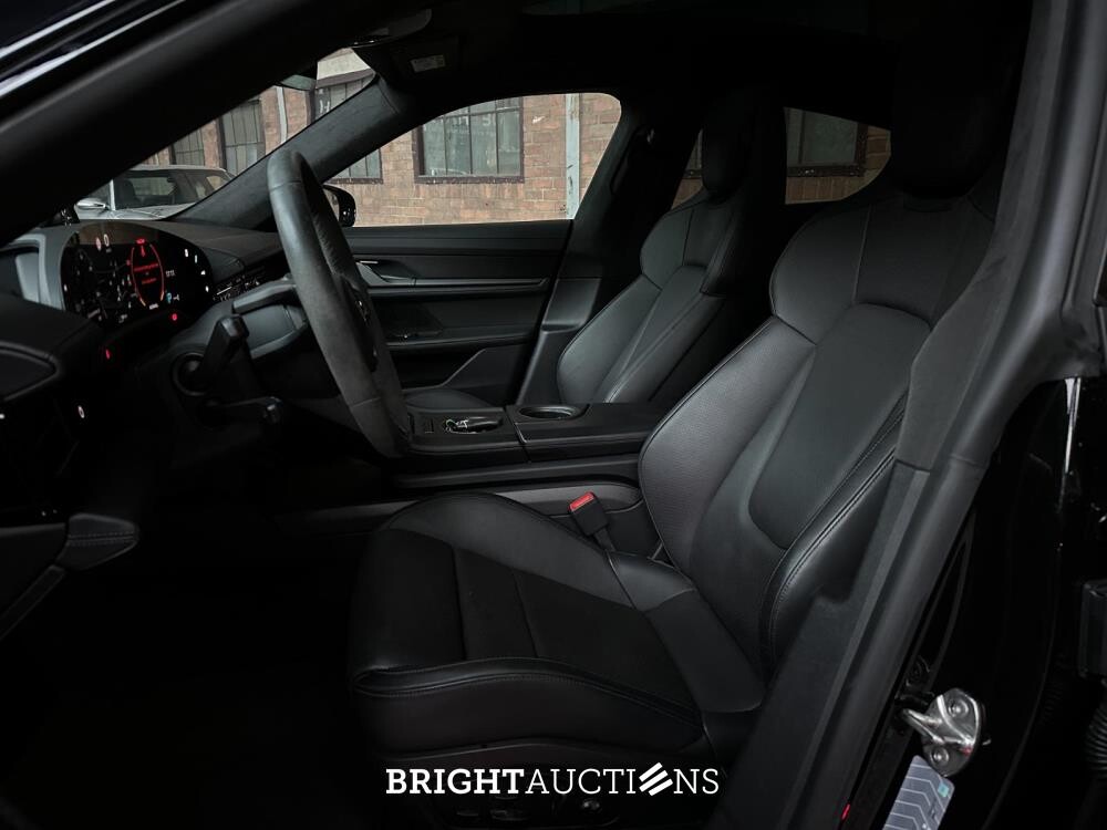 Porsche Taycan Turbo S 93 kWh 952pk 2020 Sport-Chrono