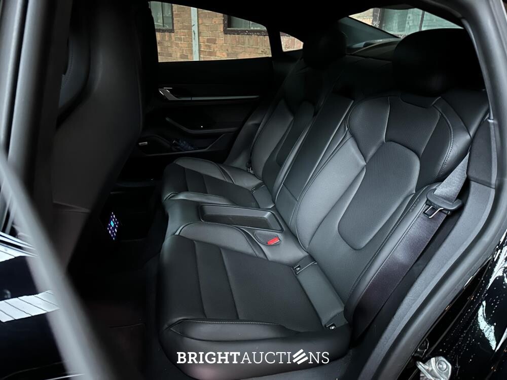 Porsche Taycan Turbo S 93 kWh 952pk 2020 Sport-Chrono