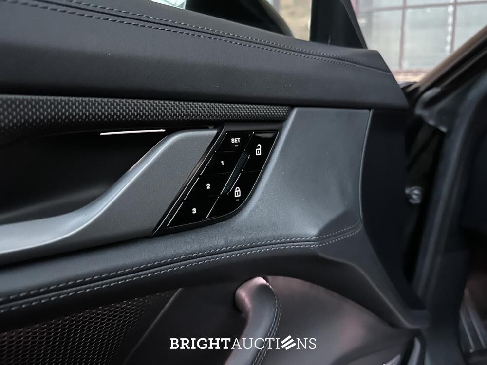 Porsche Taycan Turbo S 93 kWh 952pk 2020 Sport-Chrono