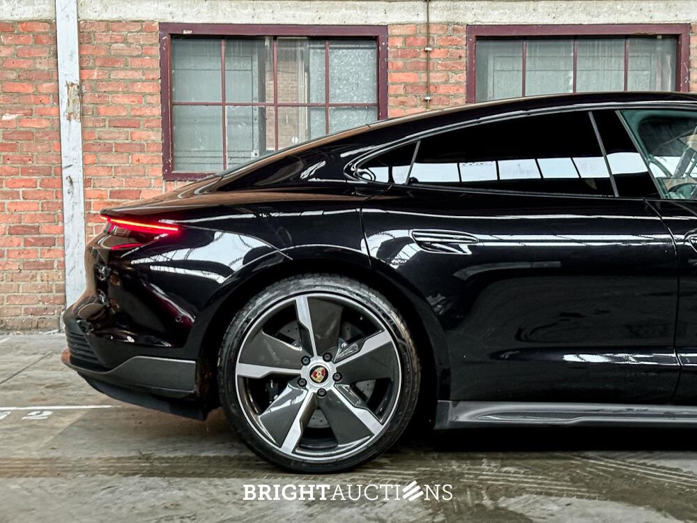 Porsche Taycan Turbo S 93 kWh 952pk 2020 Sport-Chrono