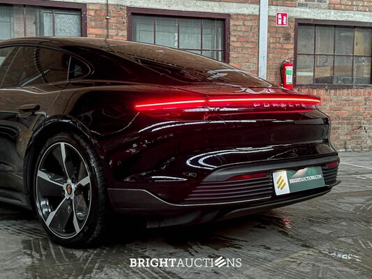 Porsche Taycan Turbo S 93 kWh 952pk 2020 Sport-Chrono