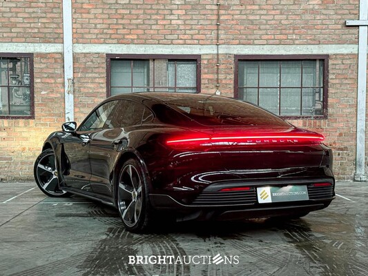 Porsche Taycan Turbo S 93 kWh 952pk 2020 Sport-Chrono