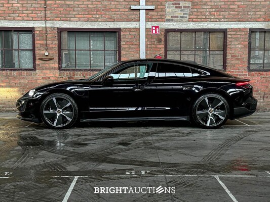 Porsche Taycan Turbo S 93 kWh 952pk 2020 Sport-Chrono