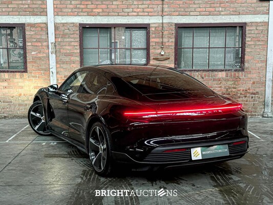 Porsche Taycan Turbo S 93 kWh 952pk 2020 Sport-Chrono