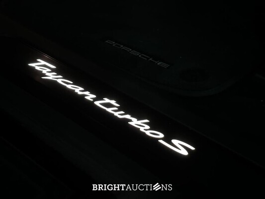 Porsche Taycan Turbo S 93 kWh 952pk 2020 Sport-Chrono