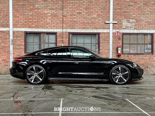 Porsche Taycan Turbo S 93 kWh 952pk 2020 Sport-Chrono