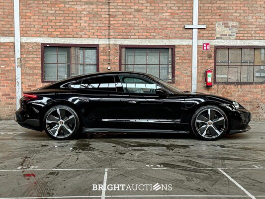 Porsche Taycan Turbo S 93 kWh 952pk 2020 Sport-Chrono