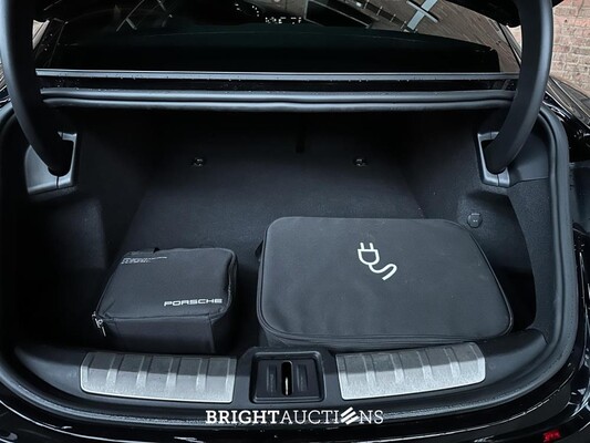 Porsche Taycan Turbo S 93 kWh 952pk 2020 Sport-Chrono