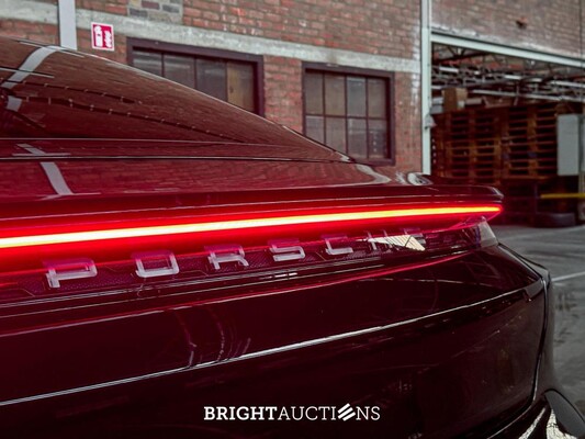 Porsche Taycan Turbo S 93 kWh 952pk 2020 Sport-Chrono