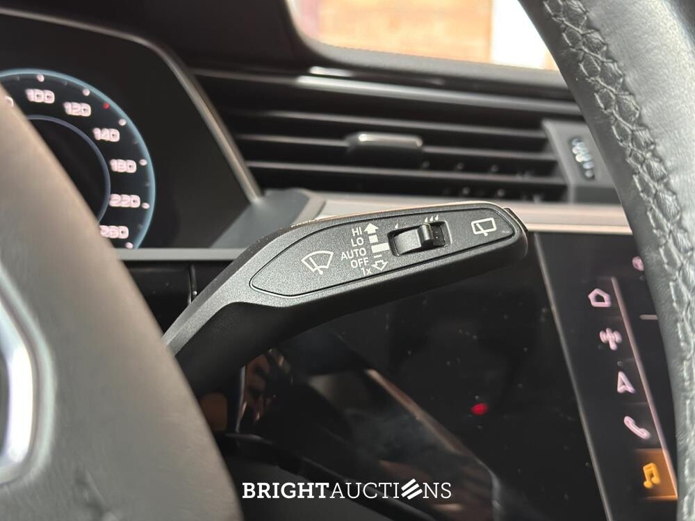 Audi E-tron 50 quattro Business edition 71 kWh 313pk 2020 (Origineel-NL+ 1e eigenaar), J-695-PX