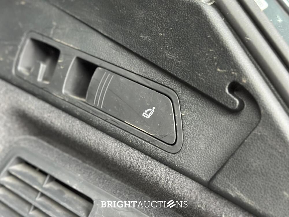 Audi E-tron 50 quattro Business edition 71 kWh 313pk 2020 (Origineel-NL+ 1e eigenaar), J-695-PX