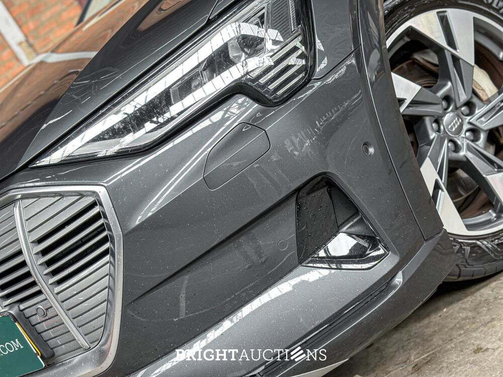 Audi E-tron 50 quattro Business edition 71 kWh 313pk 2020 (Origineel-NL+ 1e eigenaar), J-695-PX