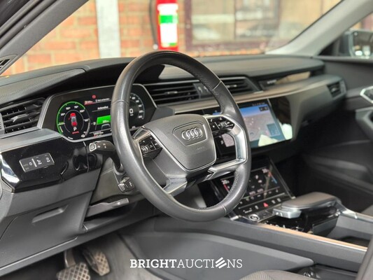 Audi E-tron 50 quattro Business edition 71 kWh 313pk 2020 (Origineel-NL+ 1e eigenaar), J-695-PX