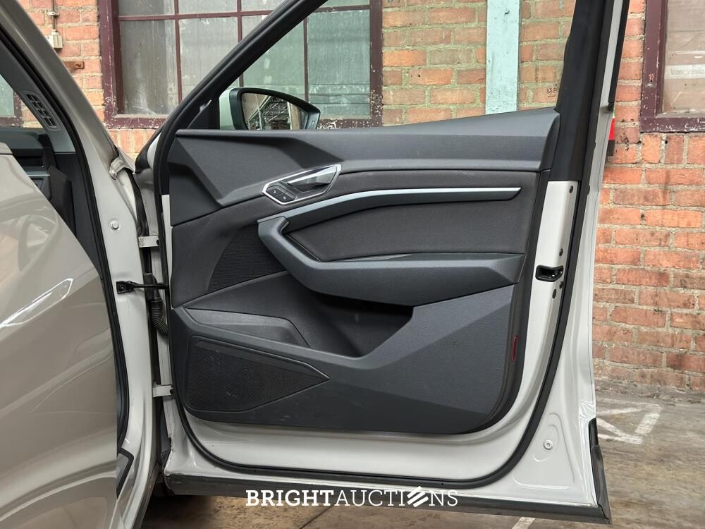 Audi E-tron 50 Quattro edition 71kWh 313pk 2020 (origineel-NL+ 1e eigenaar), J-109-NJ