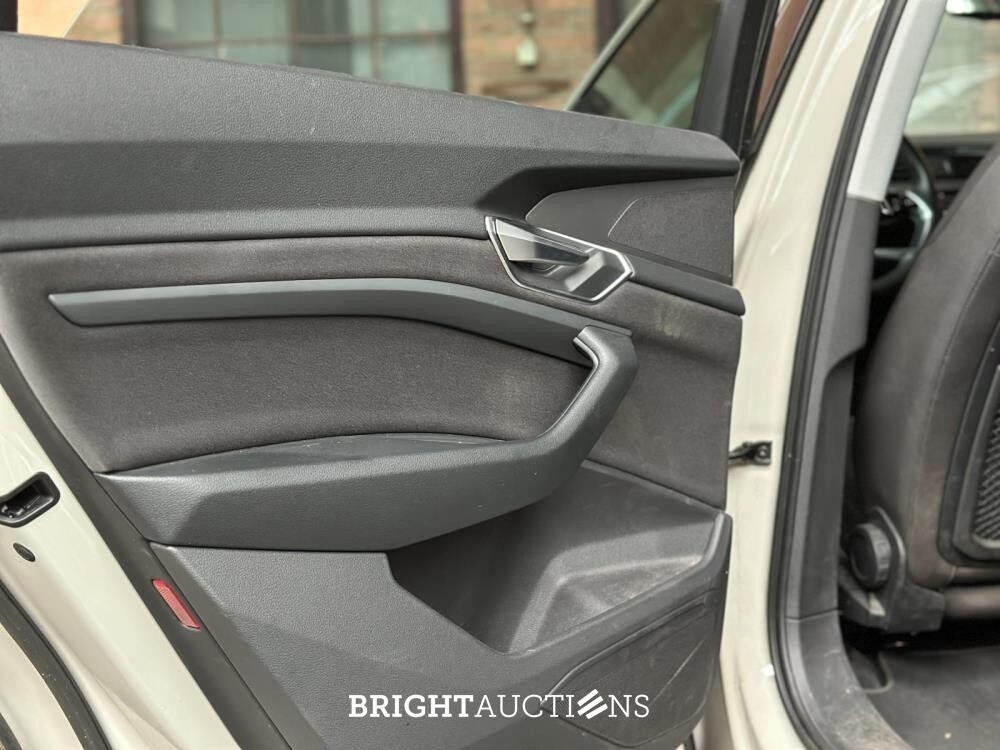 Audi E-tron 50 Quattro edition 71kWh 313pk 2020 (origineel-NL+ 1e eigenaar), J-109-NJ