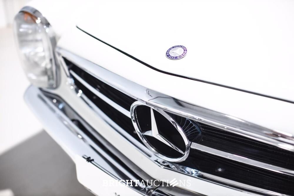 Mercedes-Benz 280 SL Pagode – Handgeschakeld – EU-uitvoering – 2.8 liter zes-in-lijn.