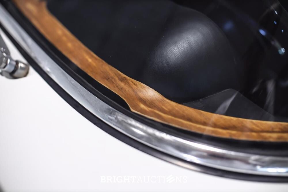 Mercedes-Benz 280 SL Pagode – Handgeschakeld – EU-uitvoering – 2.8 liter zes-in-lijn.