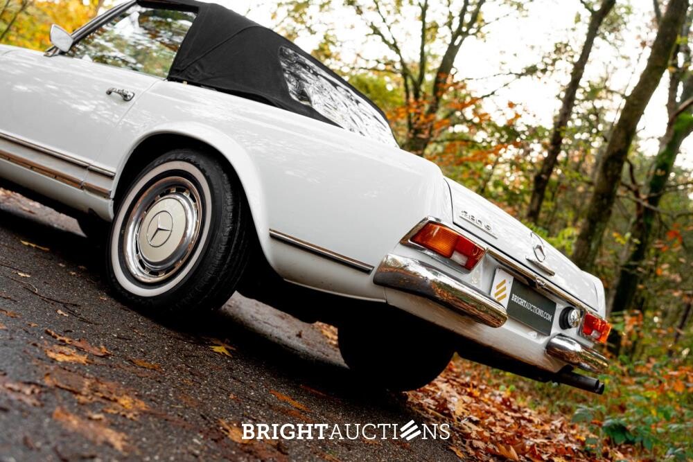 Mercedes-Benz 280 SL Pagode – Handgeschakeld – EU-uitvoering – 2.8 liter zes-in-lijn.