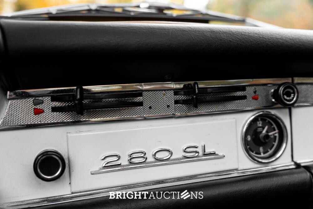 Mercedes-Benz 280 SL Pagode – Handgeschakeld – EU-uitvoering – 2.8 liter zes-in-lijn.