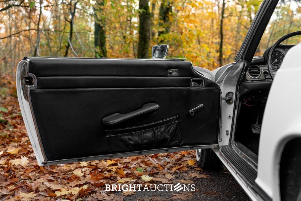 Mercedes-Benz 280 SL Pagode – Handgeschakeld – EU-uitvoering – 2.8 liter zes-in-lijn.