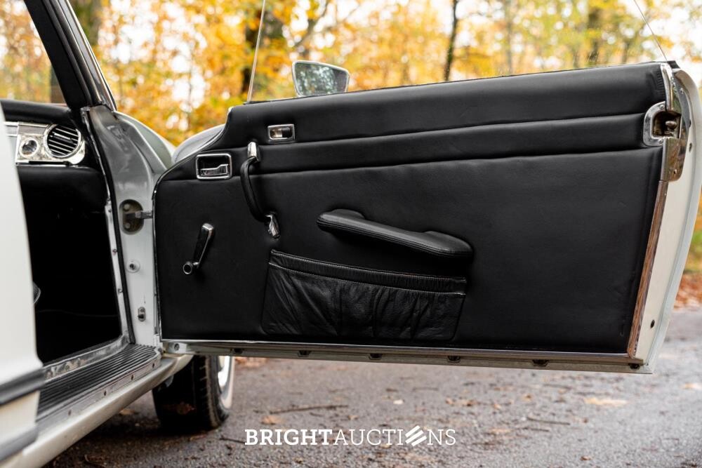 Mercedes-Benz 280 SL Pagode – Handgeschakeld – EU-uitvoering – 2.8 liter zes-in-lijn.