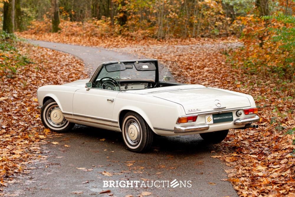 Mercedes-Benz 280 SL Pagode – Handgeschakeld – EU-uitvoering – 2.8 liter zes-in-lijn.